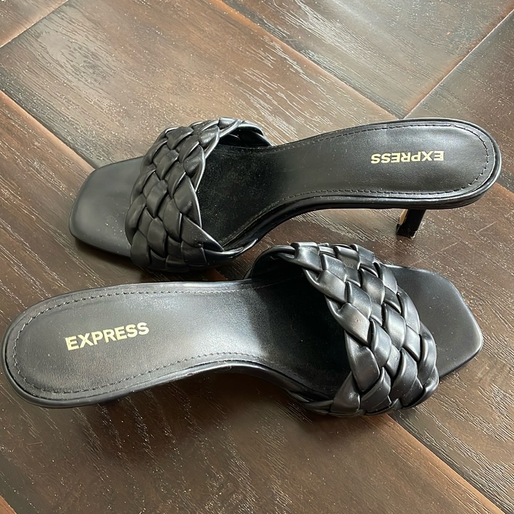 Express Sandals in Black